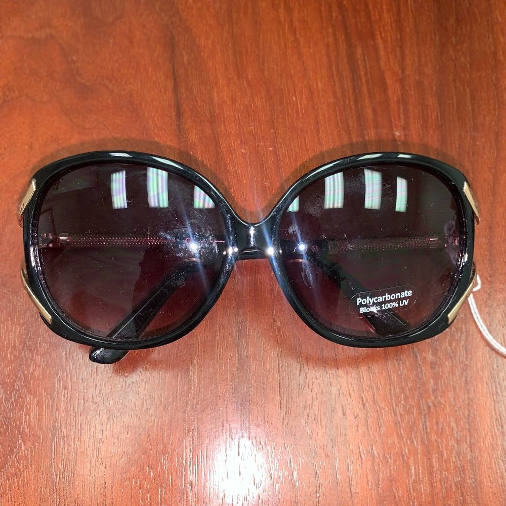 SUNGLASSES